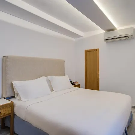 Madalena Hotell 3*